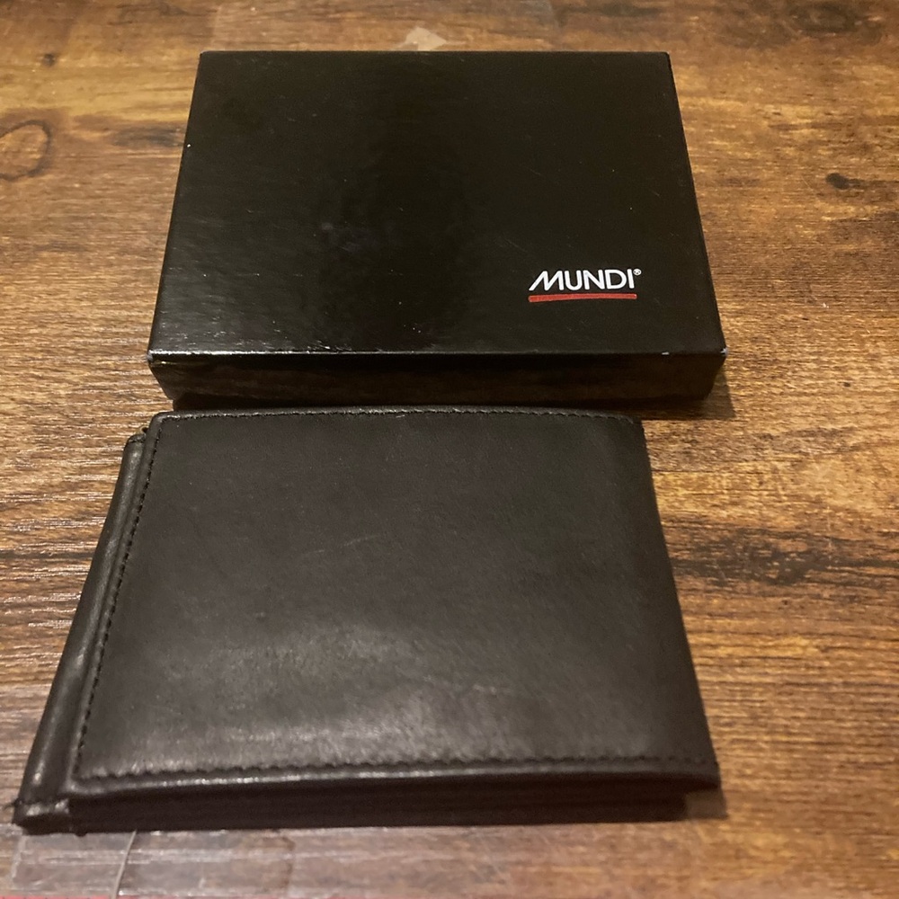 Vintage Mundi black leather men's wallet